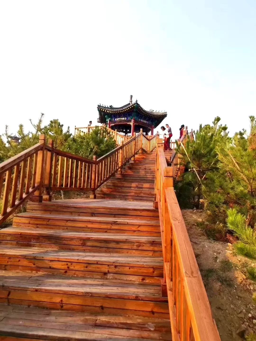 活动当日,9月27日,张家口经济开发区太子山,凤凰山山体公园开园!