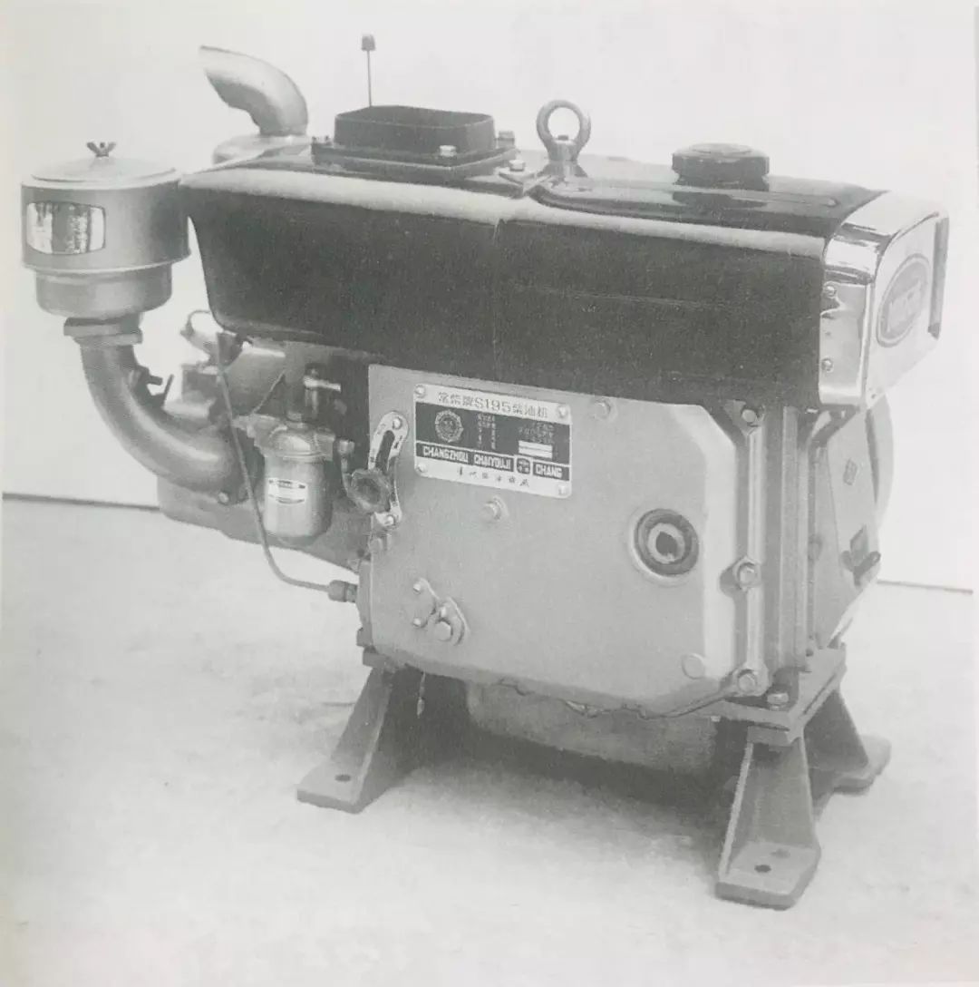 常州柴油机厂响应国家"农业的根本出路在机械化"的号召,自行设计,制造