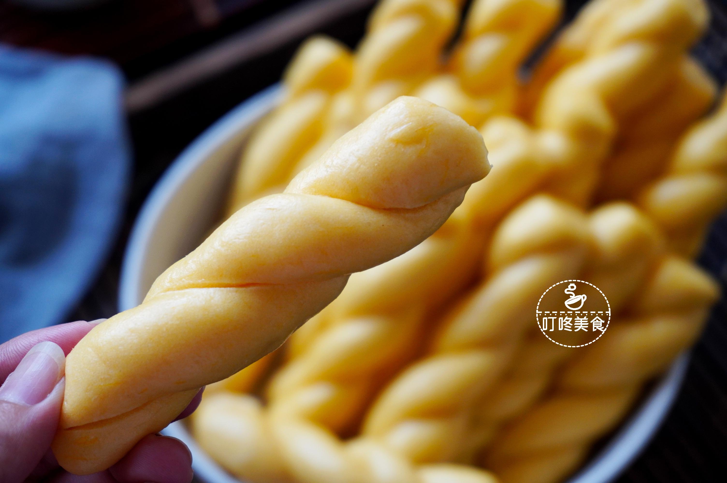 不用油炸也能做的麻花,比油条健康,比蛋糕香软,出锅能吃10个!