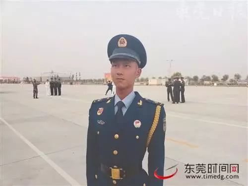 东莞望牛墩战士杜铸剑参加国庆大阅兵据了解,汪志宏今年21岁,2016年9