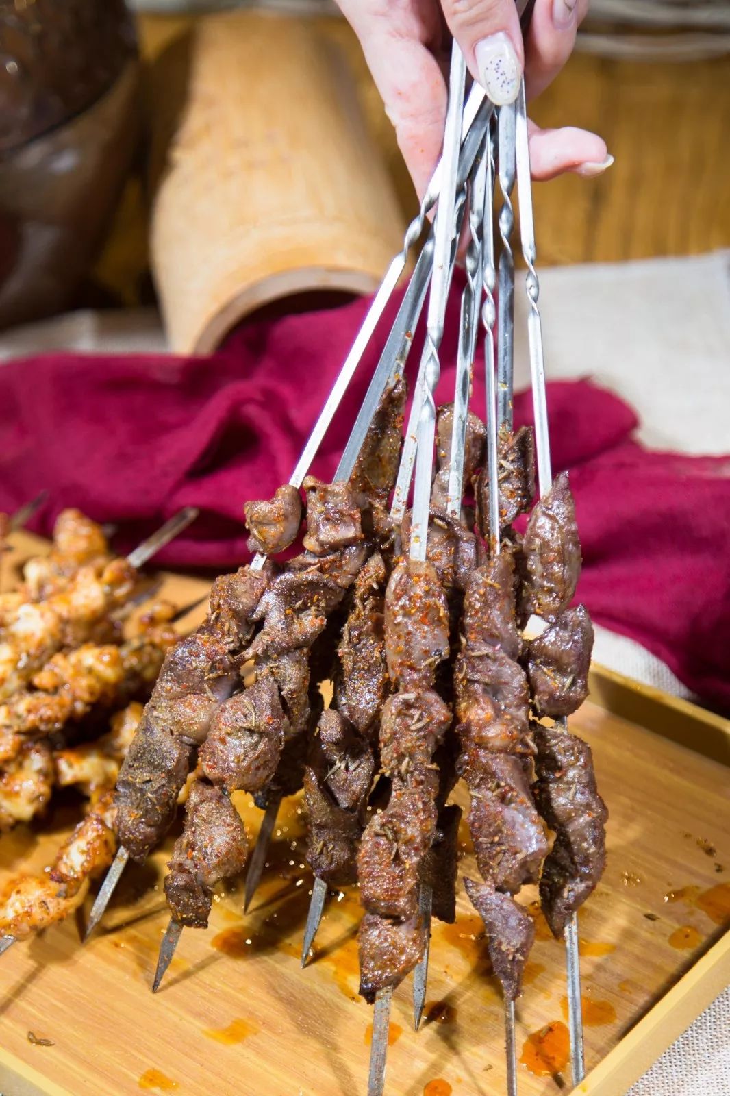 喜欢吃羊心的朋友们有口福啦!又大又嫩,让人一口接一口简直停不下来!