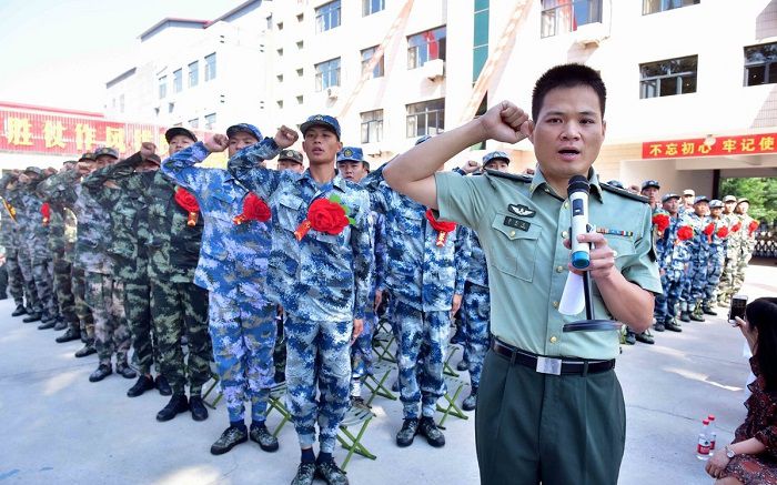 原创本科生想在大一时去当兵两年后回来继续上学这样做值不值得