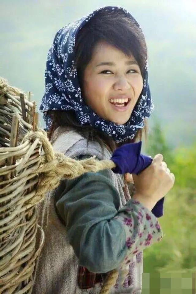 女星村姑造型盘点刘亦菲仙气依旧李小璐辣眼睛最后认不出