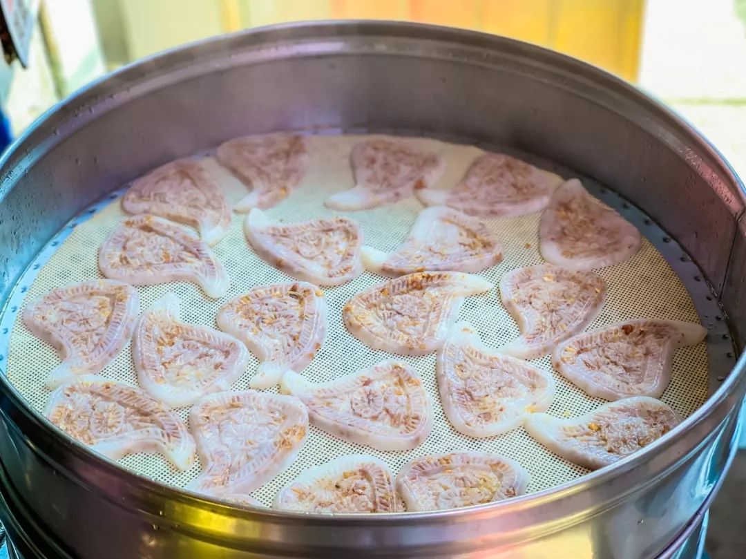 属于海丰公平人的美食一条街藏在服装批发市场后面