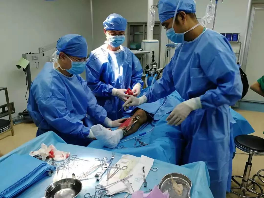 市六院外二科用皮瓣修复患者严重损毁伤创面_损伤