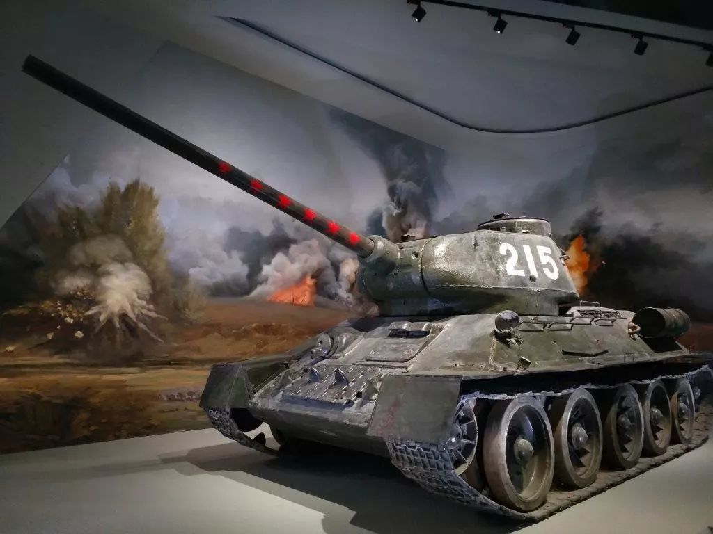 31面战旗有"英雄",国庆阅兵百面战旗都有什么来头?