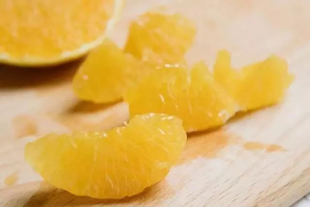 biu一下炸开了汁,隔着屏幕都溢出了甜甜微酸的蜜露~为什么叫果冻橙橘