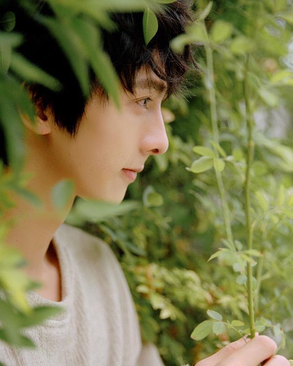 曹峻祥晒日常帅照,嘟嘴卖萌超可爱,不愧是夷陵老祖的头号粉丝