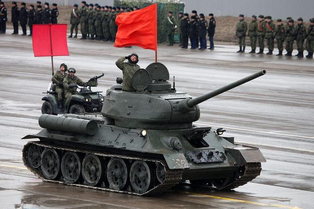 二战中苏联的t-34坦克,相比美国的m4坦克,到底哪个更强?