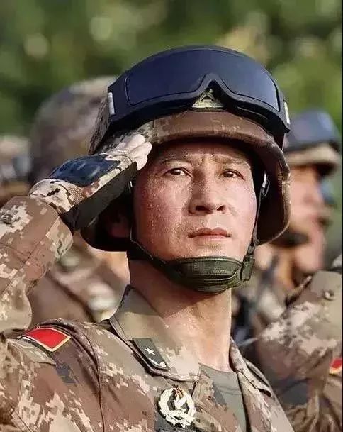 2016年调任中国人民解放军陆军第四十七集团军军长.