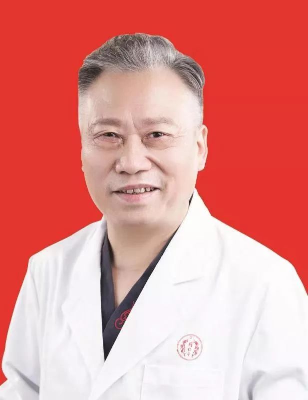 中医药专家,师从国家级名老中医——著名内科专家李乾构,吕仁和教授