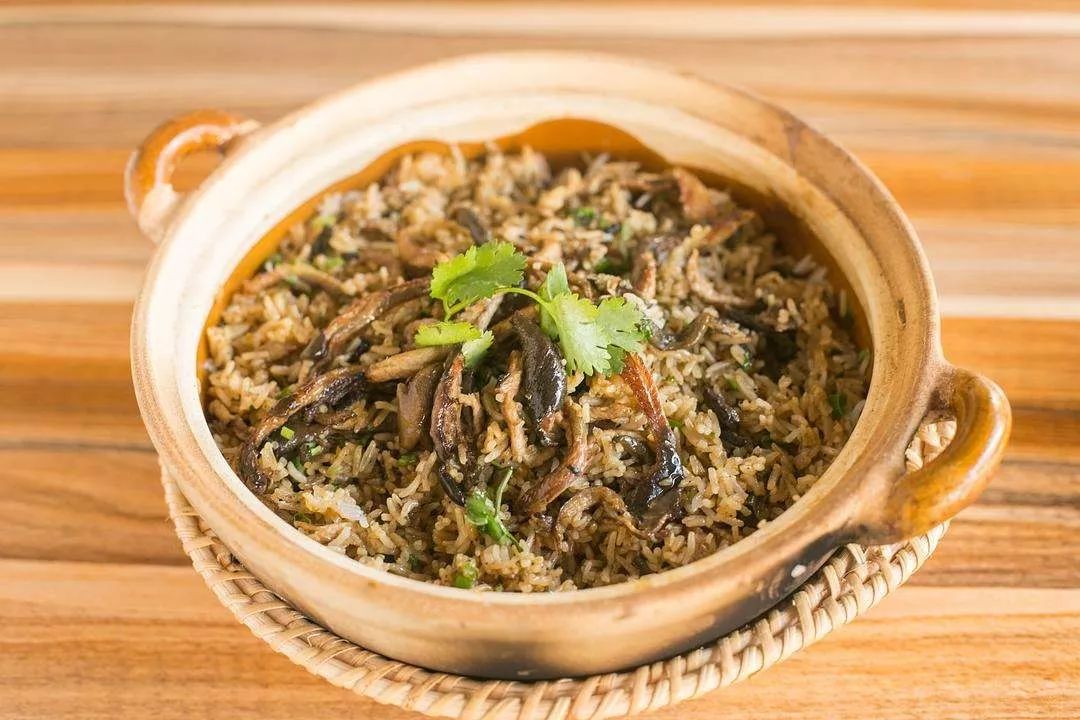 佛山蛇王杀入禅城饭铲头38元斤台山生蚝99元打人均30叹滋补佛跳墙