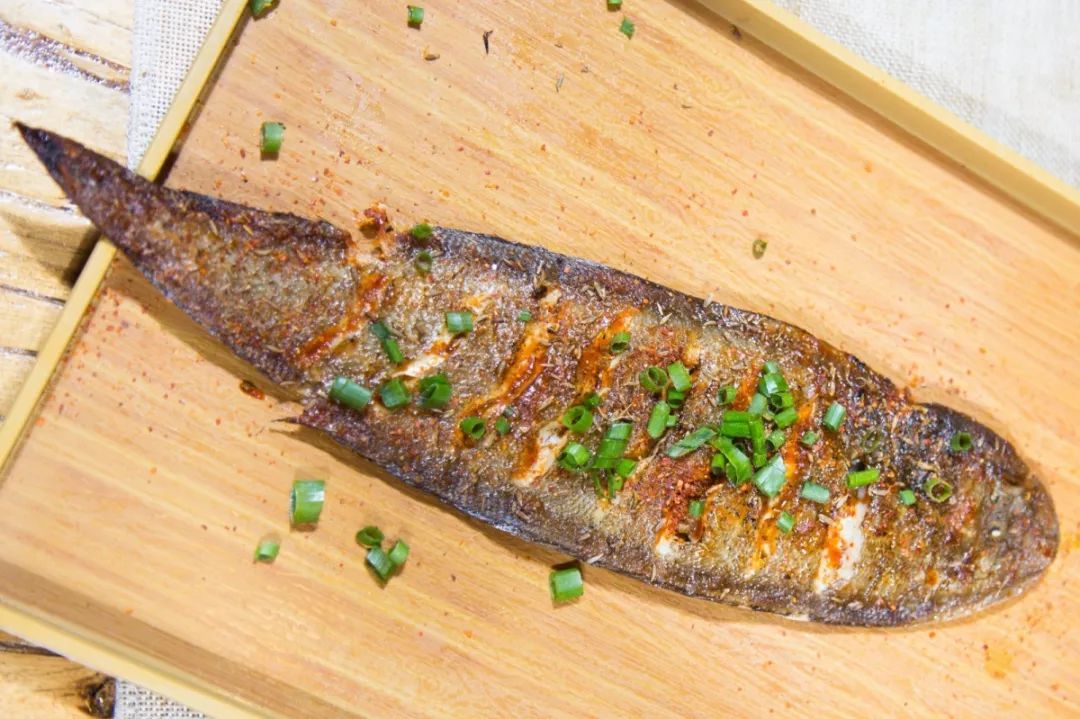烤比目鱼除了本身丰腴的口感,南乳更是让它增加了一丝微甜
