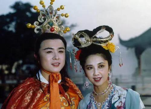 知性美女朱琳芳华绝代扮演女儿国国王如今风韵犹存