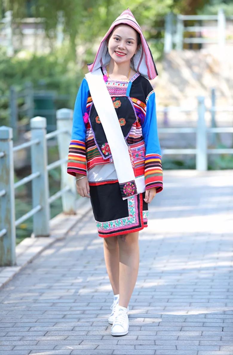 语让她更加了解拉祜族,为发扬和传承拉祜族的优秀文化奠定了坚实基础