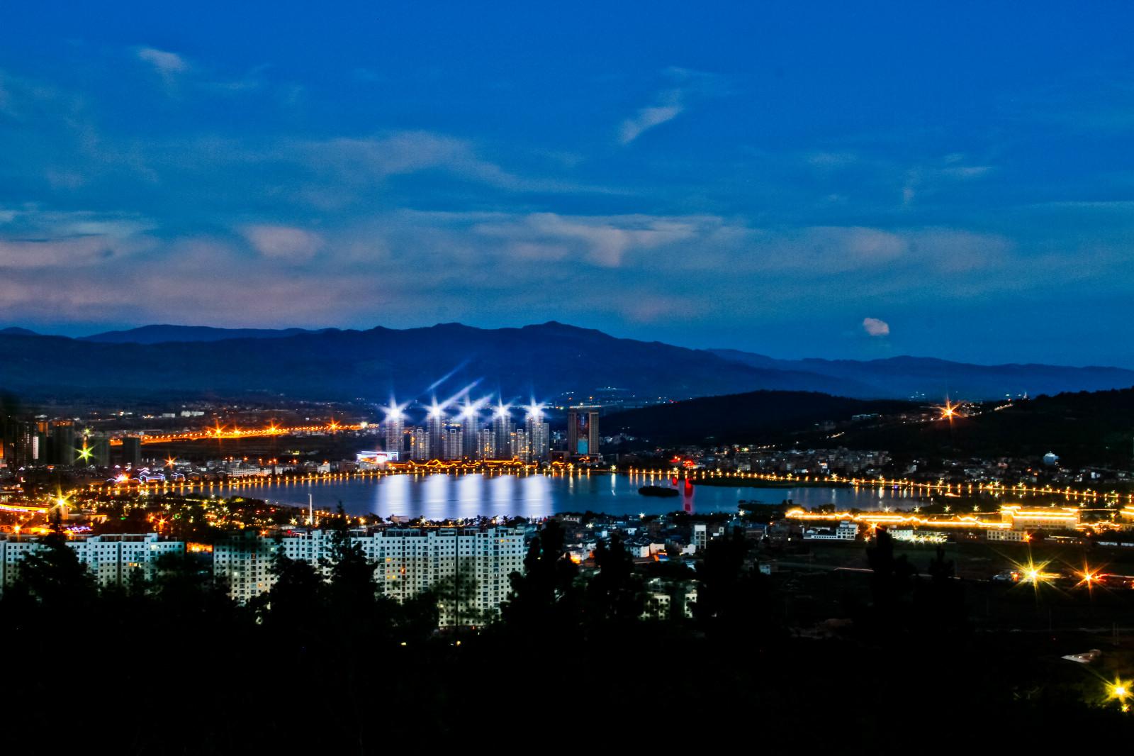 彩云之南福地弥勒东风韵湖泉生态园美景尽收眼底