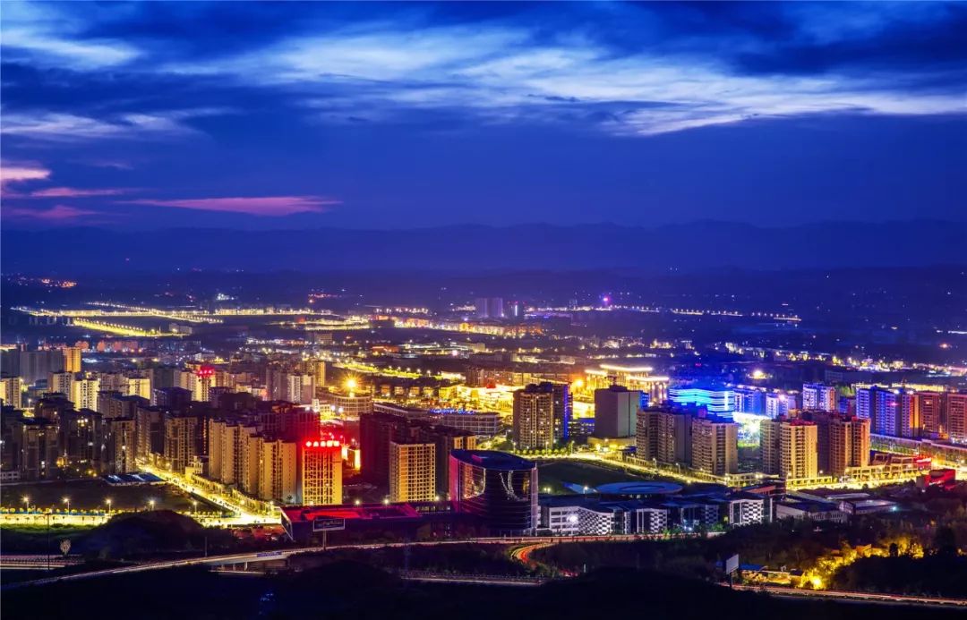 向祖国献礼湿地环绕起风景梁平都梁新区正崛起