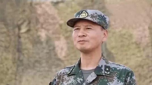 陆军方队林向阳少将,唐兴华少将陆军82集团军军长林向阳少将是第两次