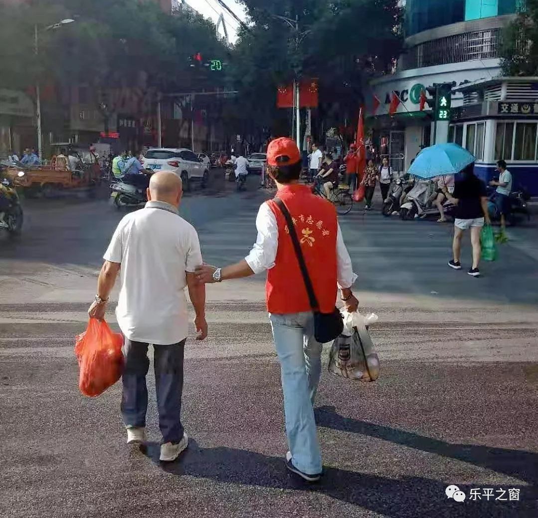 市職工志願者協會:國慶假期我在崗,志願服務不