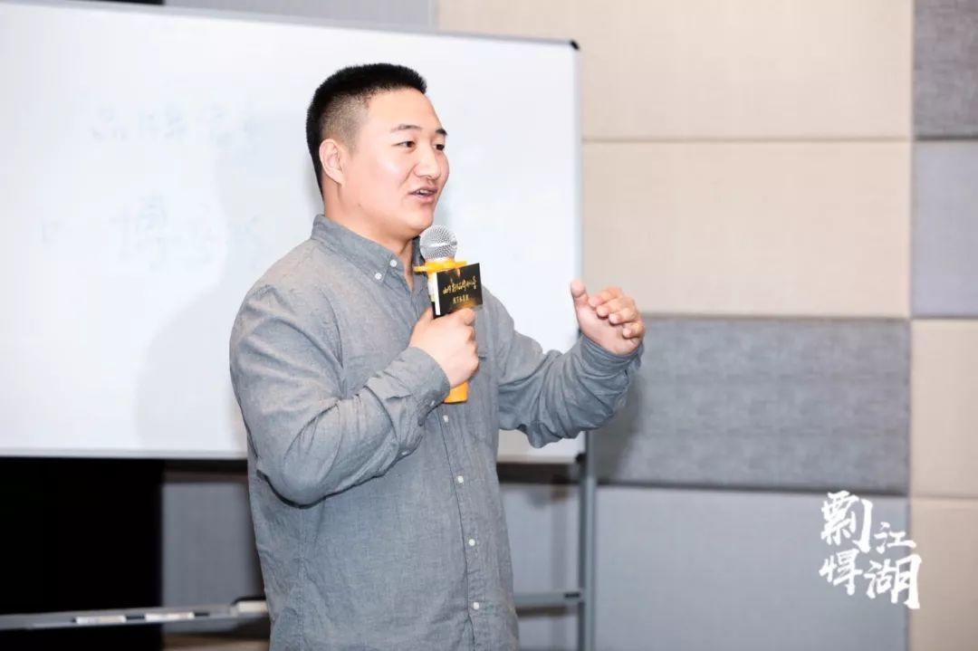 剽悍一只猫:1年顶10年的个人品牌打造法