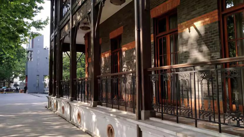 10月30日,我们要进入上海戏剧学院,去看看那美得像梦的红楼,去感受