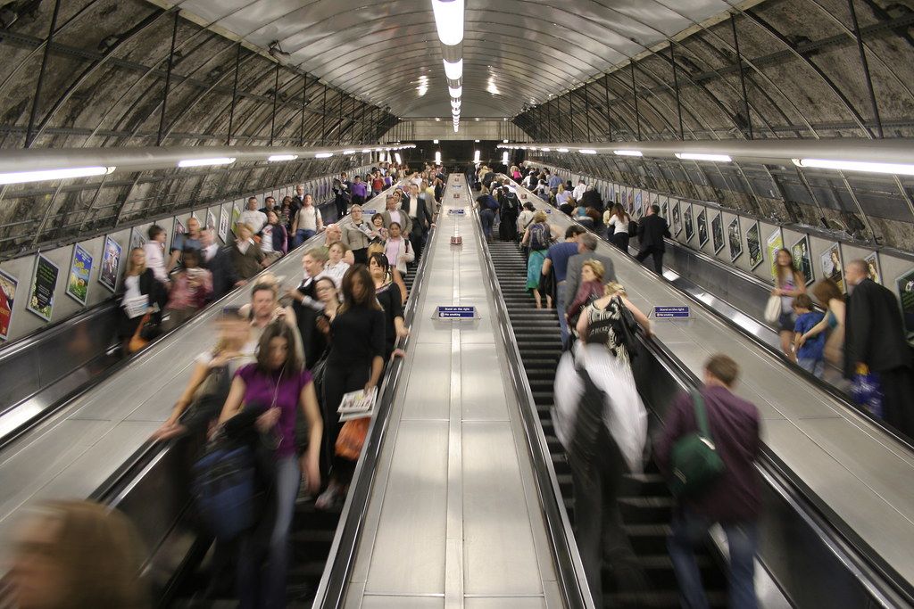 来伦敦生活后,我发现自己患有"扶梯恐惧症" | 三明治