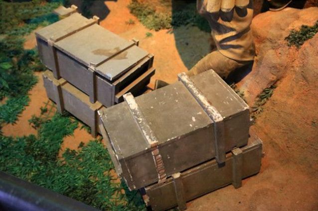 原创弹药箱一字排开码在战壕?电影看多了!那样等于送死