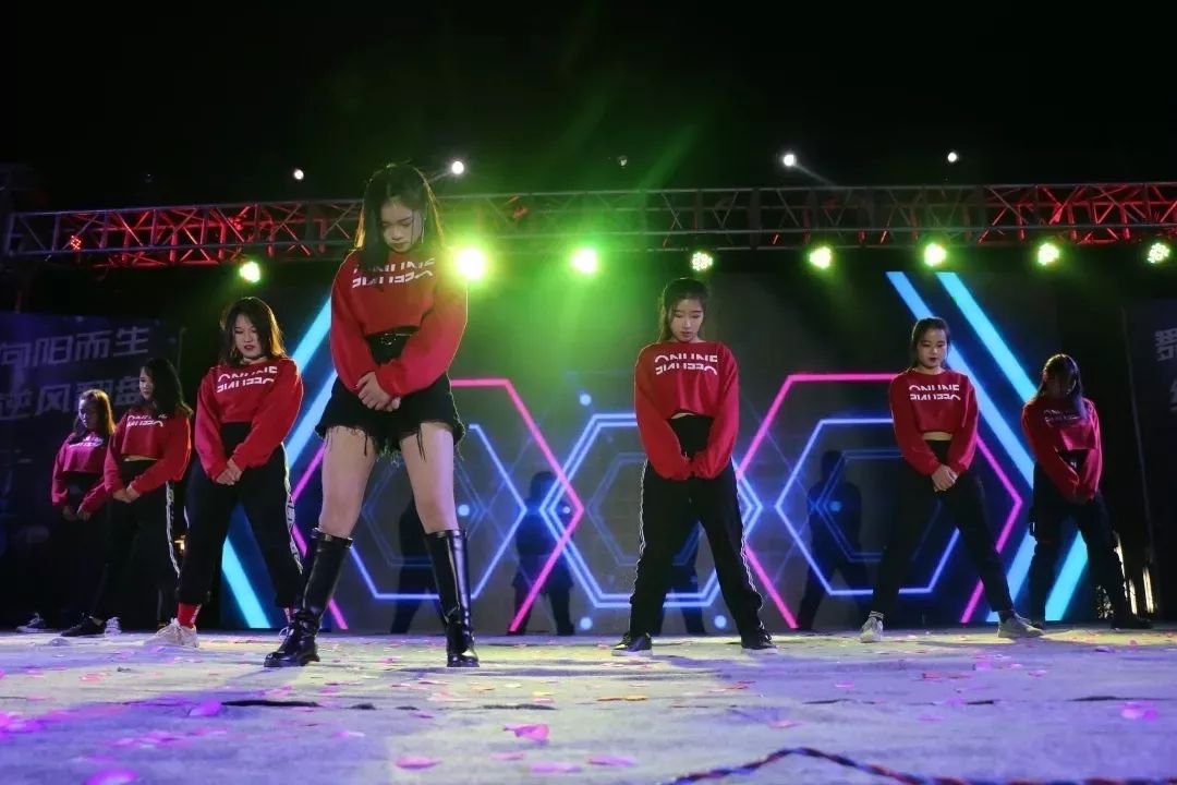 danceholic街舞社no.