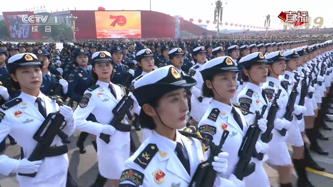 飒国庆阅兵女兵方队中有一位咱上虞姑娘她叫沈美玲