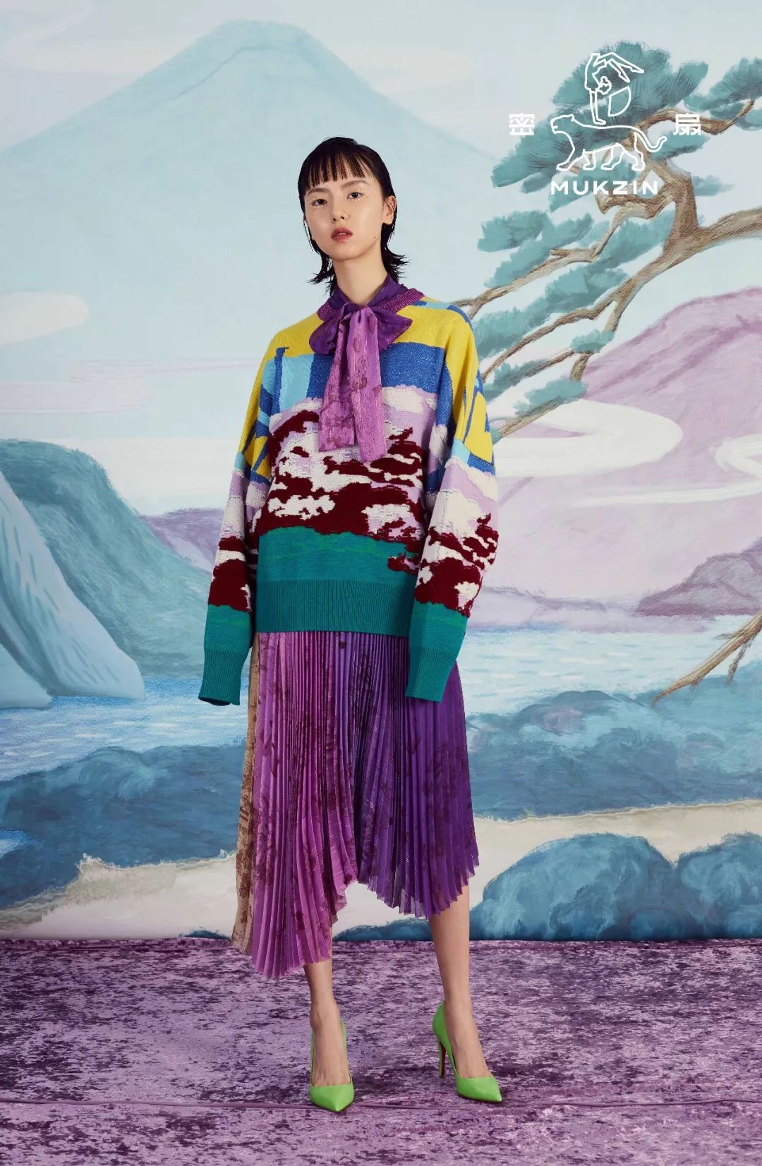 2014年韩雯创立"密扇mukzin"品牌并担任创意总监,创立以来韩雯连续三