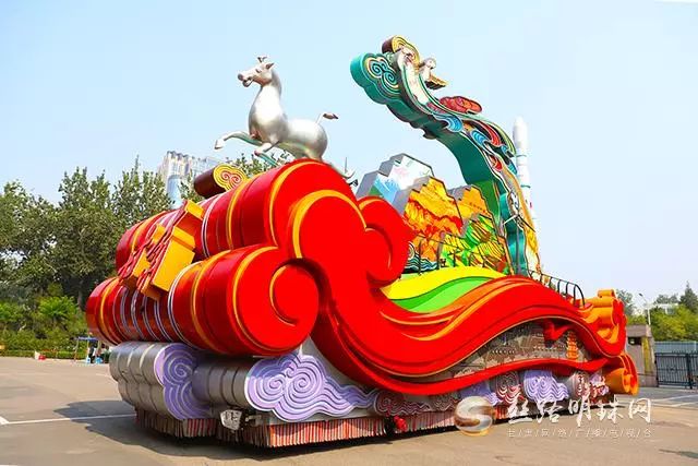 打卡我家彩车如意甘肃号开过来啦设计揭秘盛装亮相