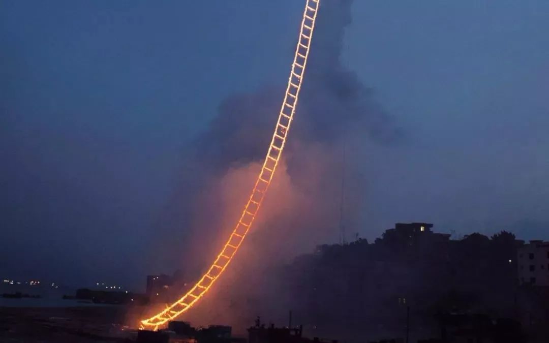 蔡国强天安门前放烟花的人