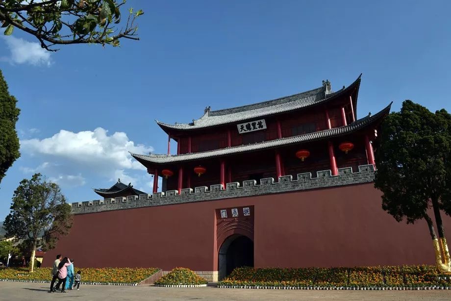 大理巍山拱辰门更名巍山元芳你怎么看