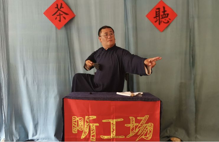 河北上万人现场观看"听工场"名家评书,近日房山风景区还有评书表演!