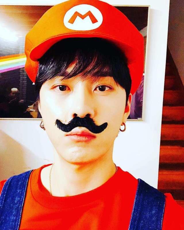 韩国2位亨音乐才子一位百大最帅面孔一位情歌小王子