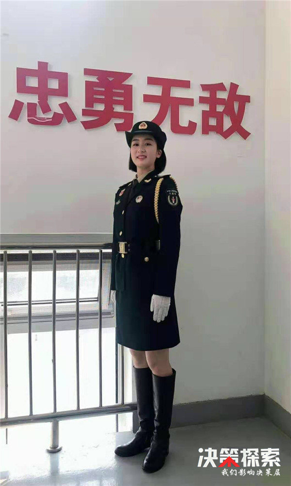 阅兵最美女兵王心语图片