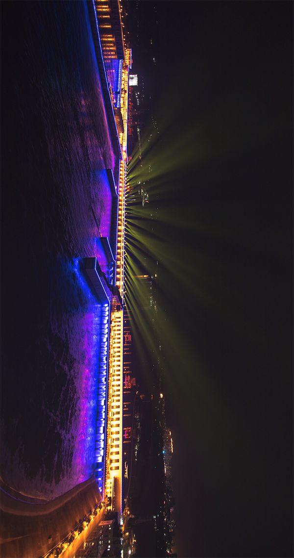 献礼70年 | 葛洲坝"水电丰碑谱未来"灯光秀惊艳亮相