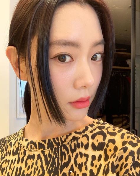 克拉拉出席活动超性感曾被评为全球最美女星与富商结婚成阔太