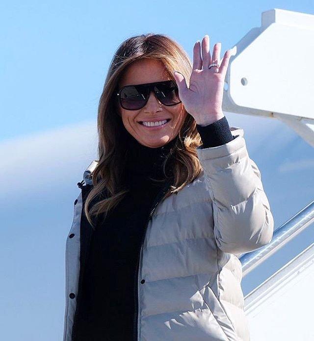 原创梅拉尼娅罕见穿得这么路人银色羽绒服显臃肿真不在乎外表了