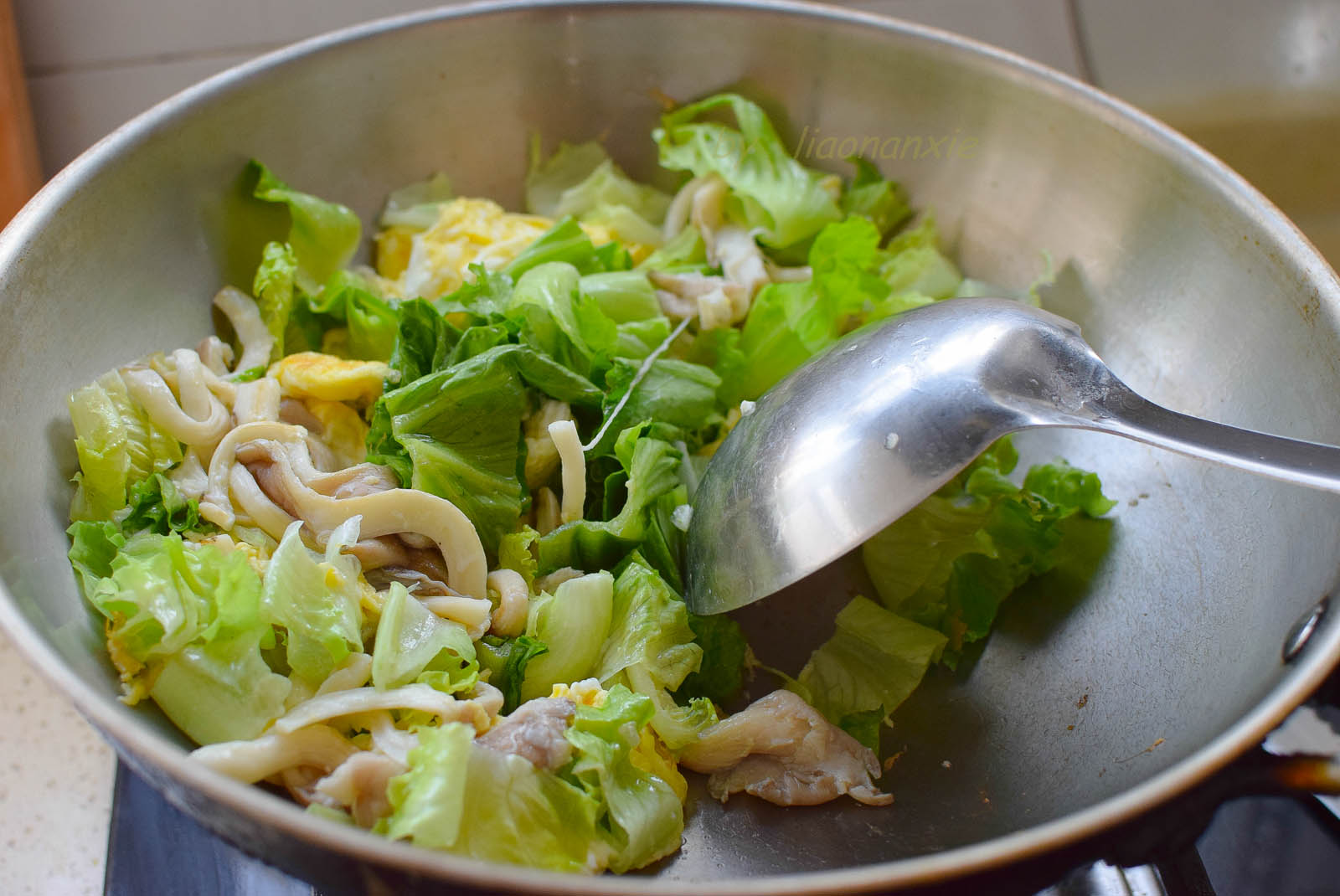 原创早餐偷懒不想费事,把三种材料放在一起炒,全家人都喜欢这个菜