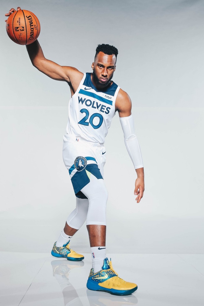 原创森林狼定妆照出炉!唐斯成功减重,威金斯的身材是真羡慕