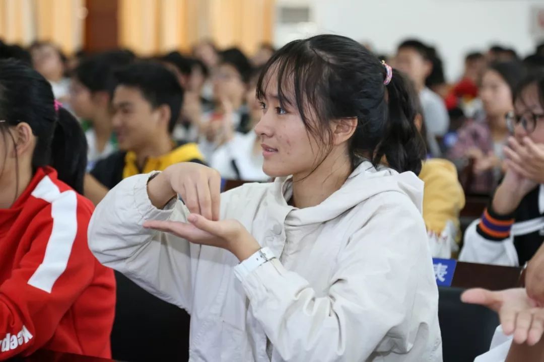 国 智慧新生活 | 浙大一院感染病科科普团队走进绍兴市东关中学校园