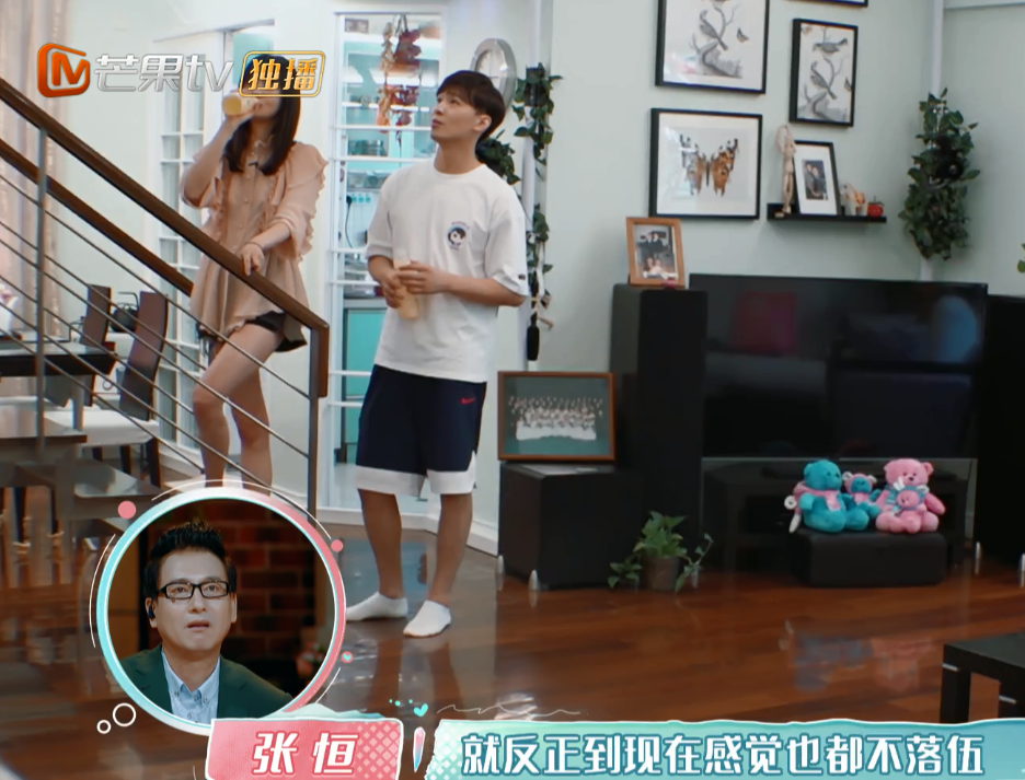 原创张恒20年前住几百平豪宅,家里很艺术,装修复古还自带花园