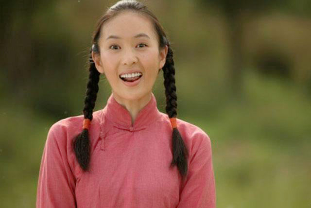 童谣与相差17岁老公结婚,婚礼现场图曝光,男方有钱又浪漫