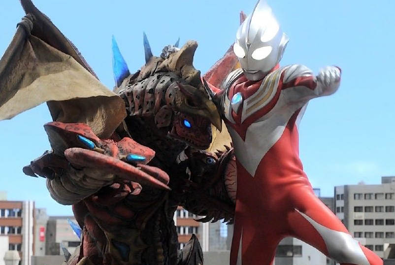 赛文,初代等奥特曼,但是设计最好看的还是迪迦,他们战队的队服,以及