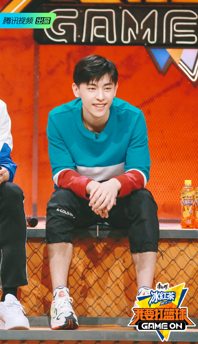 邓伦《我要打篮球》官图公开 邓领队全能完美