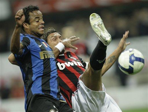 马尔蒂尼防守比自己小12岁的小曼奇尼