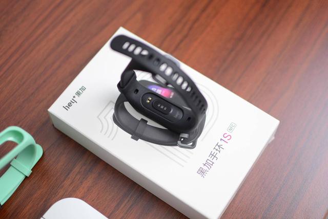 小米黑加手环1s深度使用评测超长待机2周nfcsuperamoled屏幕