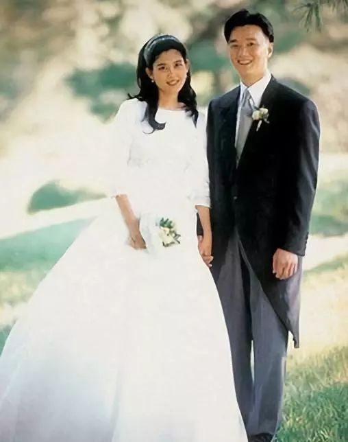 李富真和任佑宰结婚照