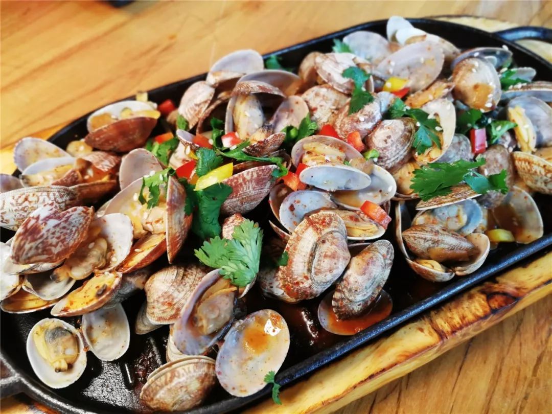 假期出游挤成狗,不如找人约个酒!_青岛